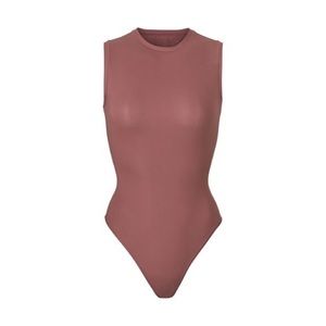 SKIMS - BODY BASICS CREW NECK BODYSUIT | GARNET